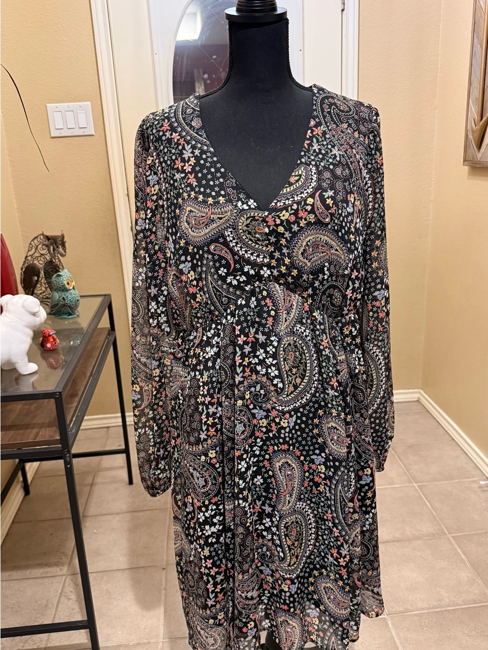 Black Paisley V-Neck Long Sleeve Dress
